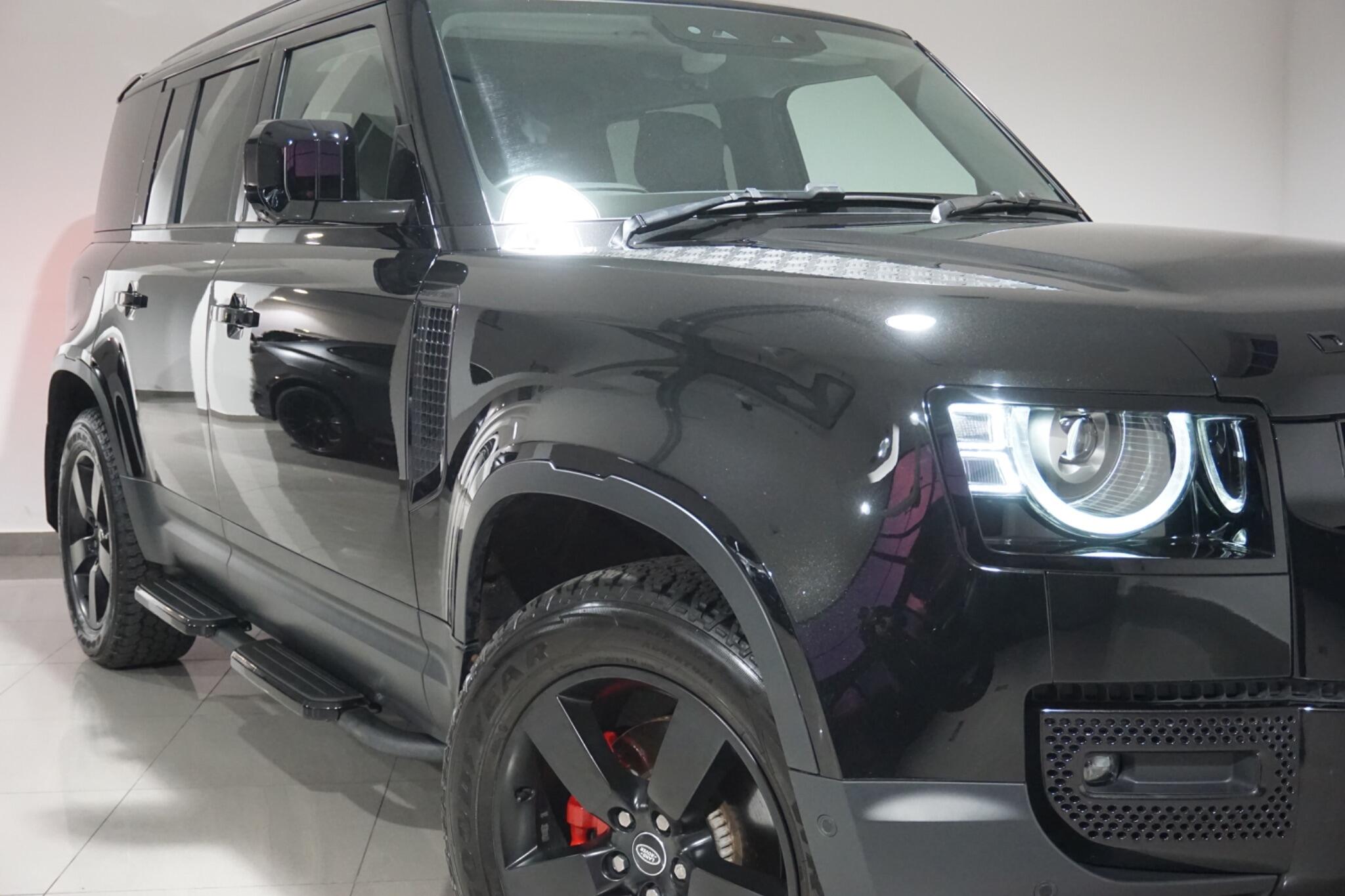 Land Rover Defender 110 3.0 D250 MHEV HSE Hard Top SUV 5dr Diesel Auto 4WD MWB Euro 6 (s/s) (250 ps)